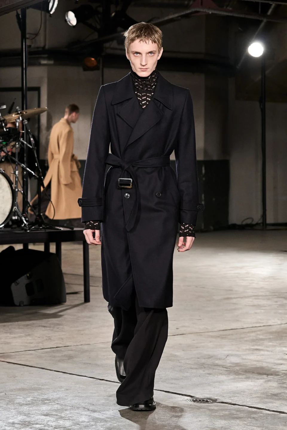 00014-dries-van-noten-fall-2023-menswear-credit-gorunway