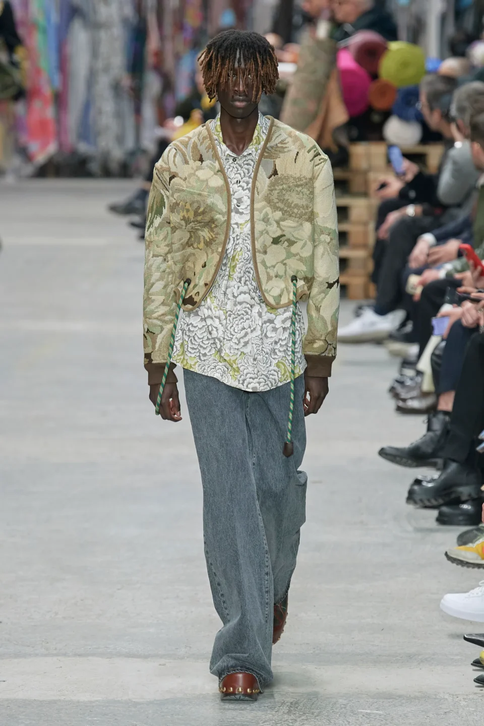00015-etro-fall-2023-menswear-credit-gorunway