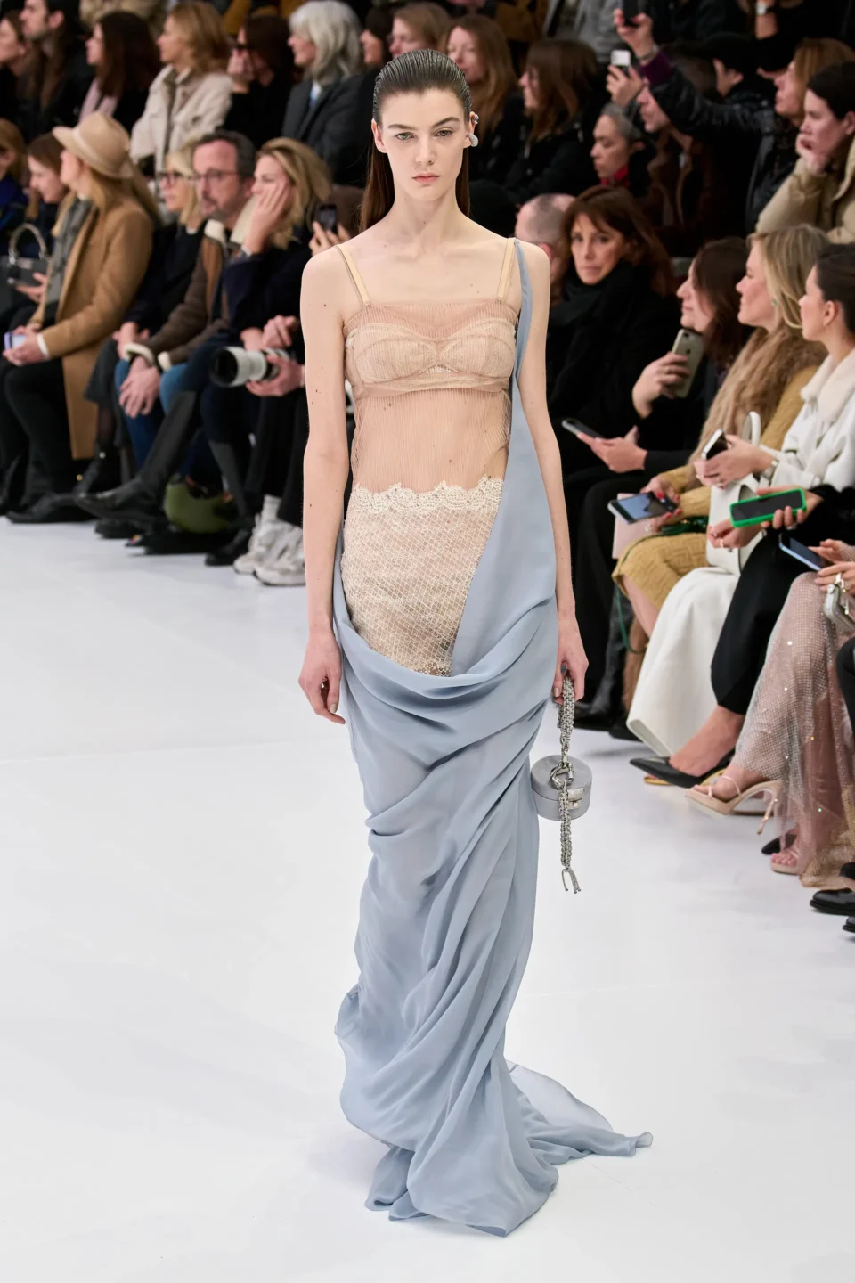 00015-fendi-spring-2023-couture-credit-gorunway