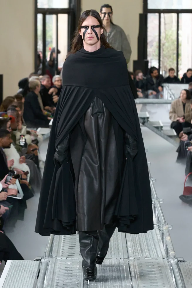 00015-rick-owens-fall-2023-menswear-credit-gorunway