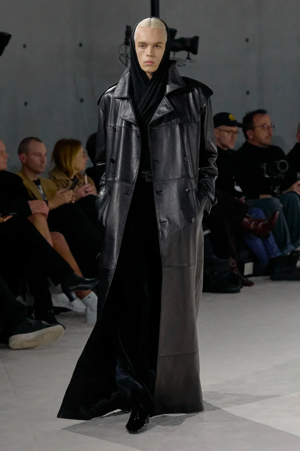 00016-saint-laurent-fall-2023-mens-credit-gorunway