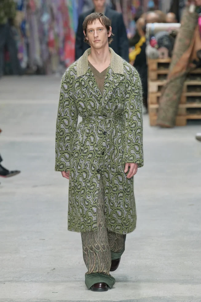 00017-etro-fall-2023-menswear-credit-gorunway
