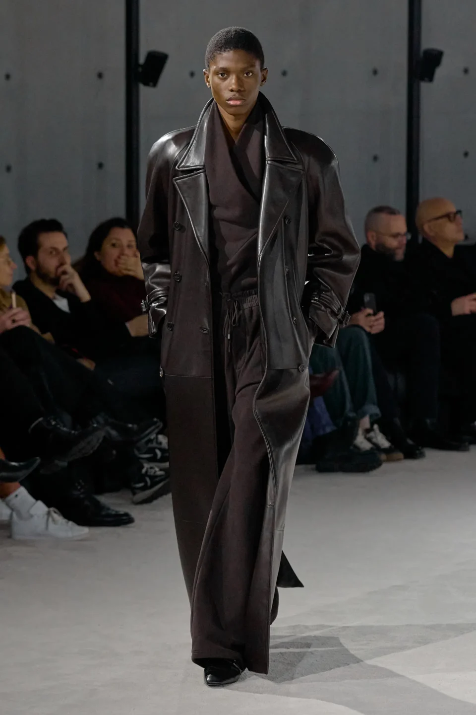 00017-saint-laurent-fall-2023-mens-credit-gorunway