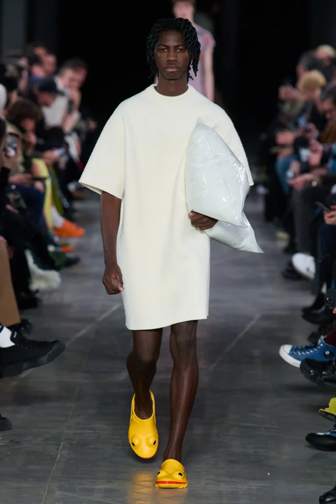 00018-jw-anderson-prefall-2023-credit-gorunway