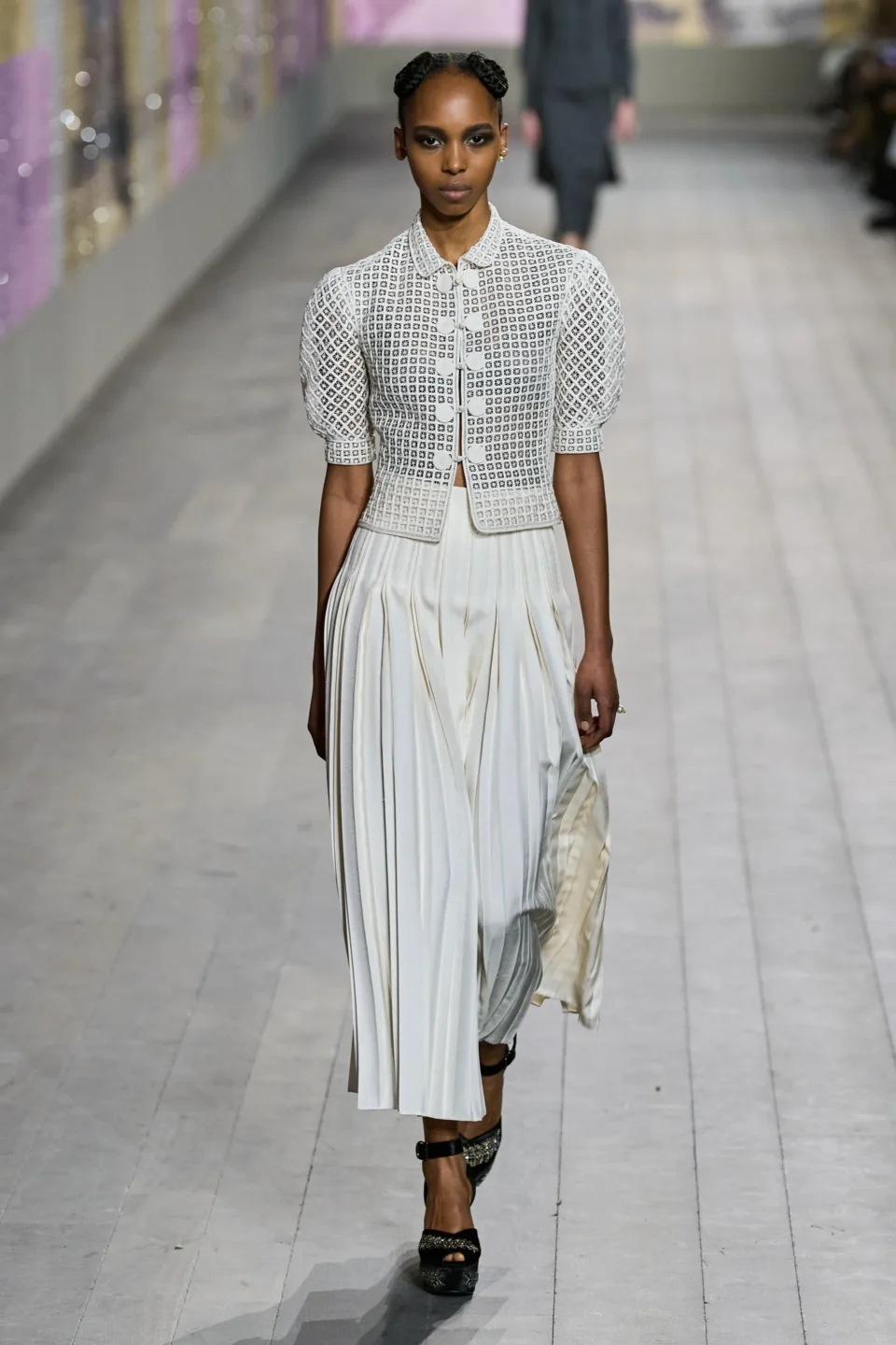 00019-christian-dior-spring-2023-couture-gorunway