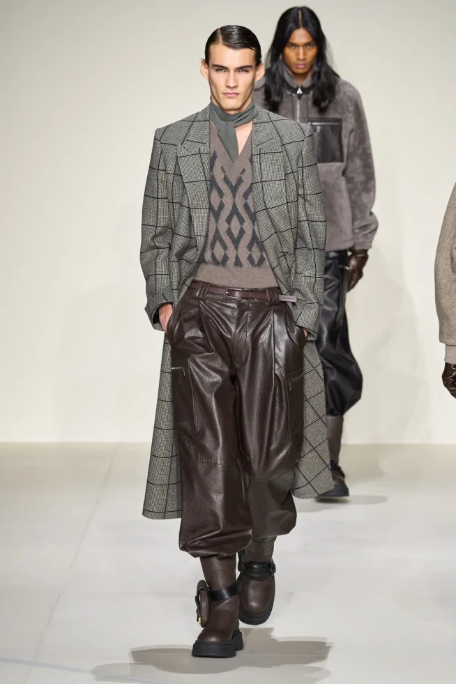 00019-emporio-armani-fall-2023-mens-credit-gorunway