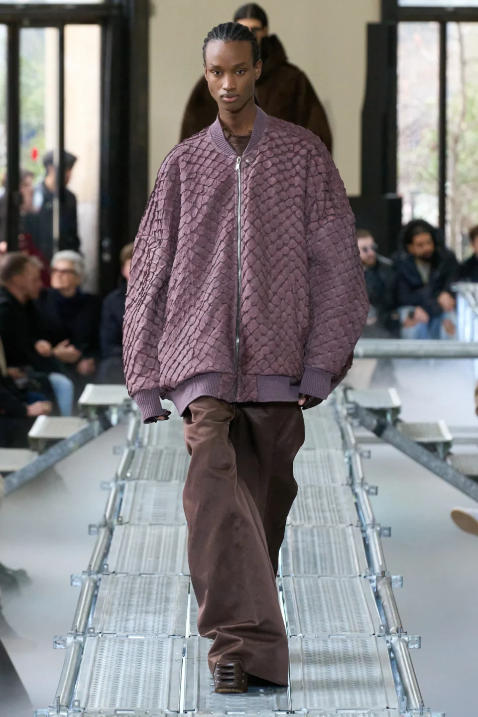 00020-rick-owens-fall-2023-menswear-credit-gorunway