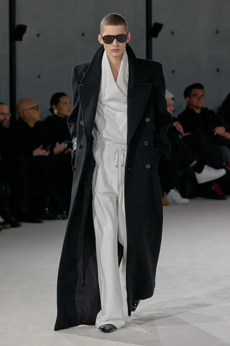 00020-saint-laurent-fall-2023-mens-credit-gorunway