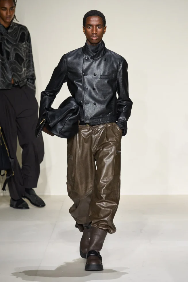 00021-emporio-armani-fall-2023-mens-credit-gorunway