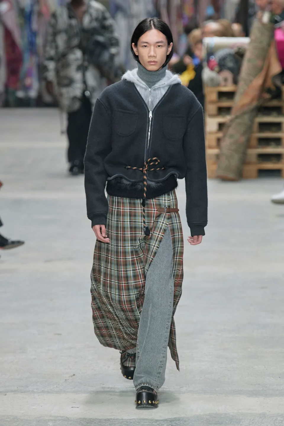 00022-etro-fall-2023-menswear-credit-gorunway