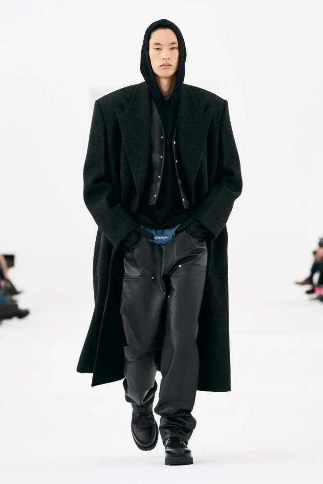 00022-givenchy-fall-2023-mens-credit-gorunway