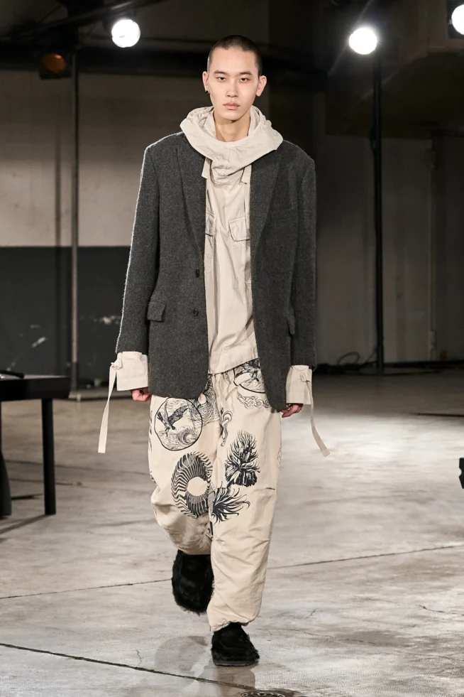 00023-dries-van-noten-fall-2023-menswear-credit-gorunway