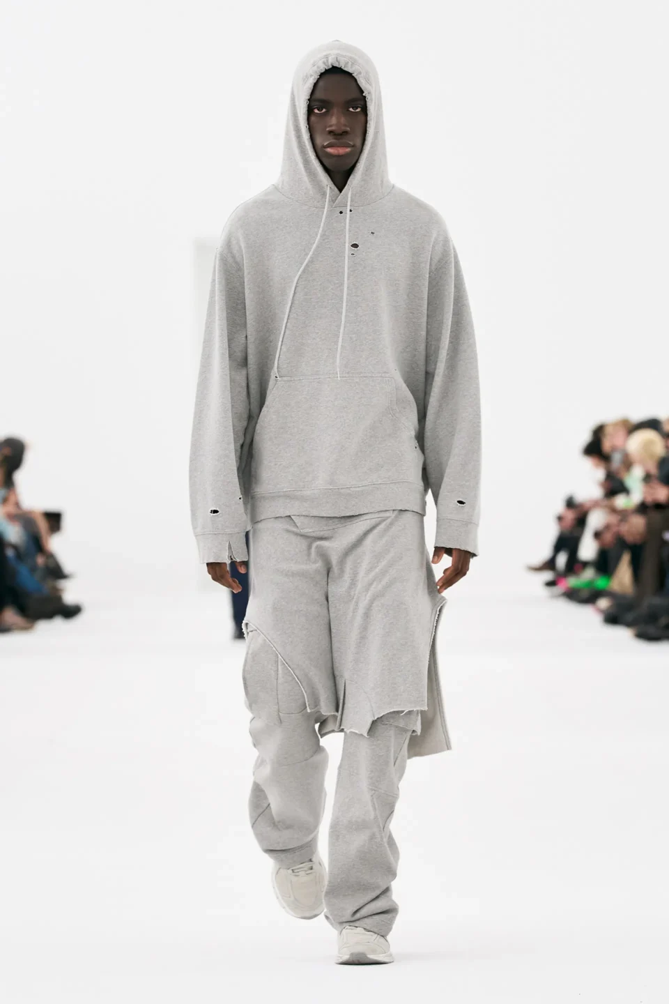 00023-givenchy-fall-2023-mens-credit-gorunway
