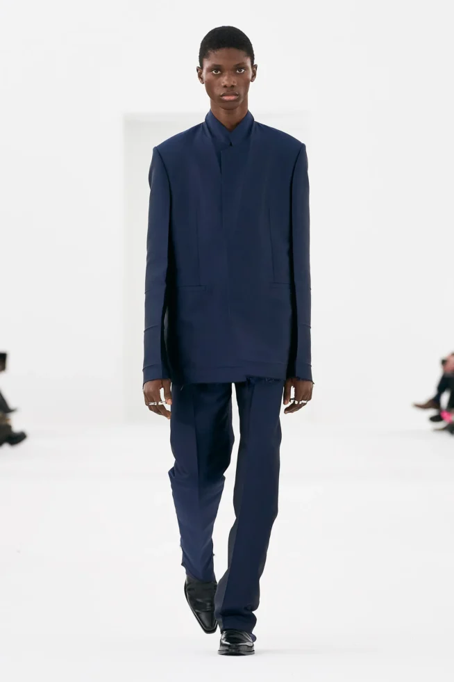 00024-givenchy-fall-2023-mens-credit-gorunway