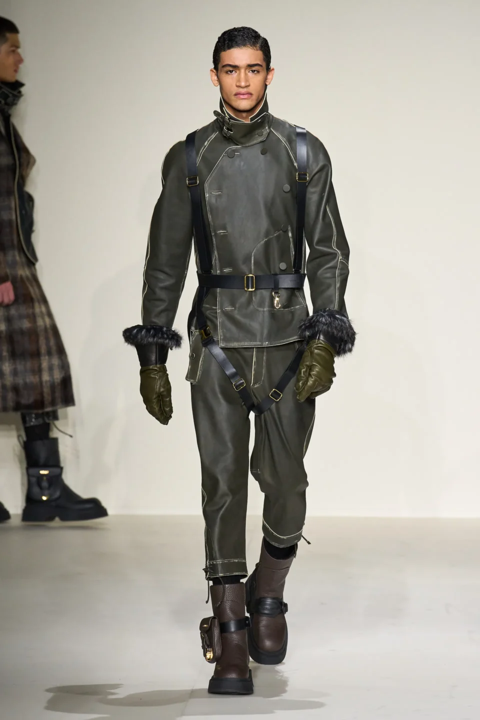 00025-emporio-armani-fall-2023-mens-credit-gorunway