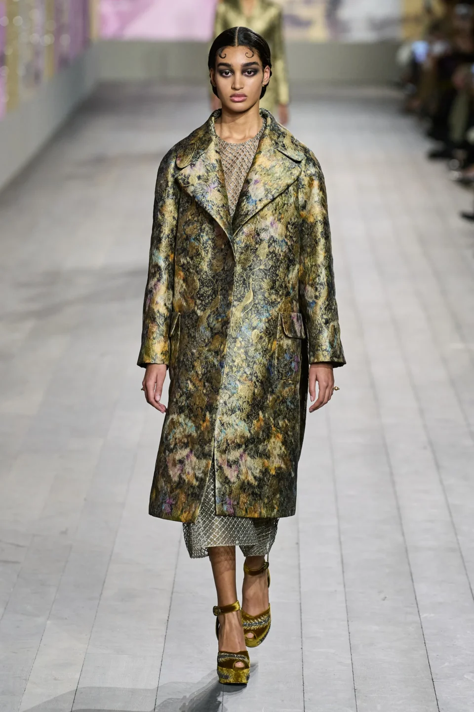 00026-christian-dior-spring-2023-couture-gorunway