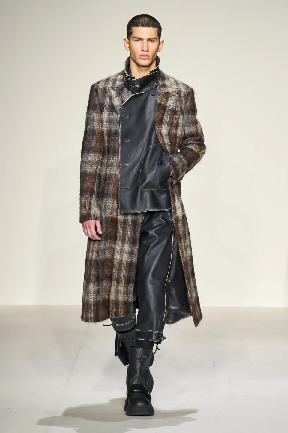 00026-emporio-armani-fall-2023-mens-credit-gorunway