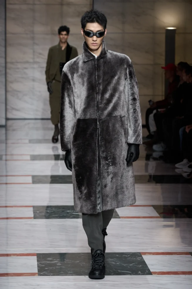 00026-giorgio-armani-fall-2023-menswear-credit-gorunway