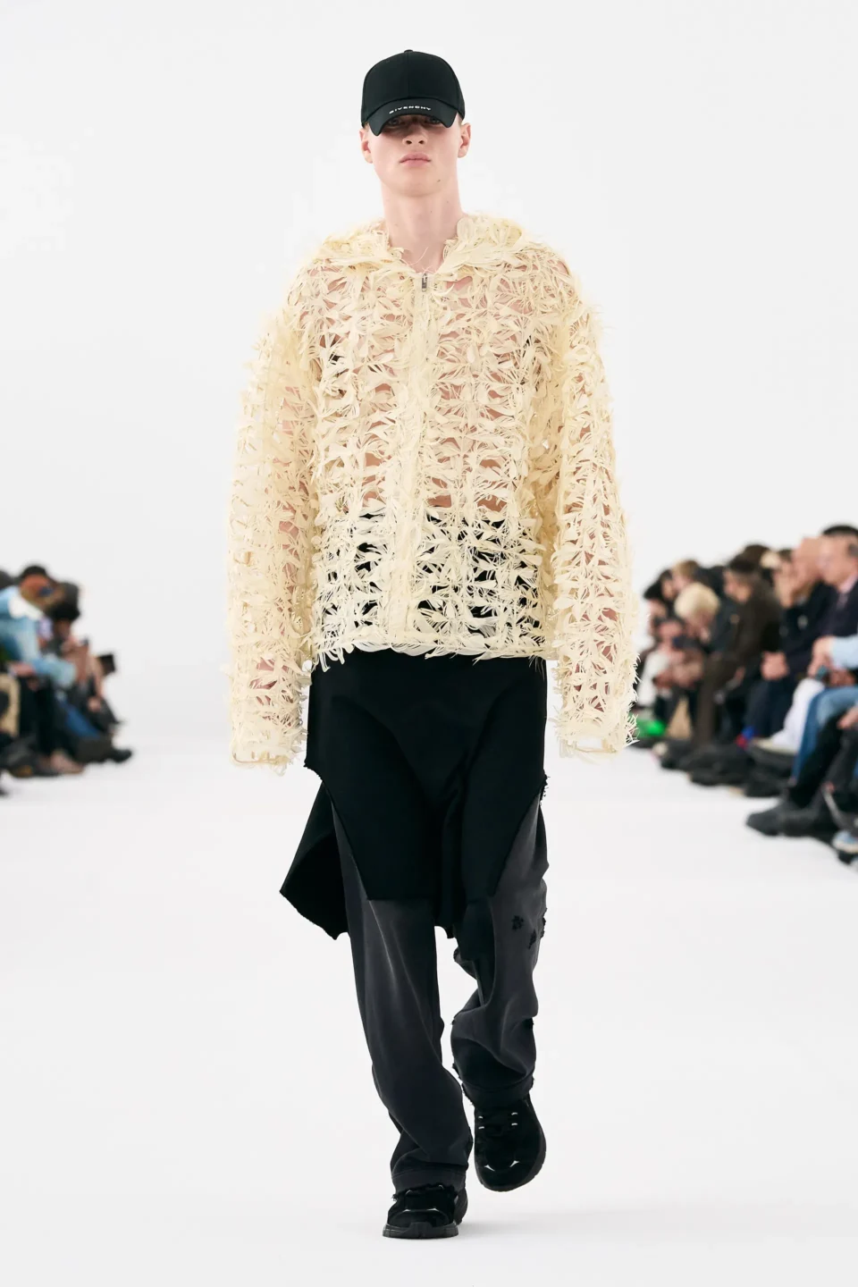 00027-givenchy-fall-2023-mens-credit-gorunway
