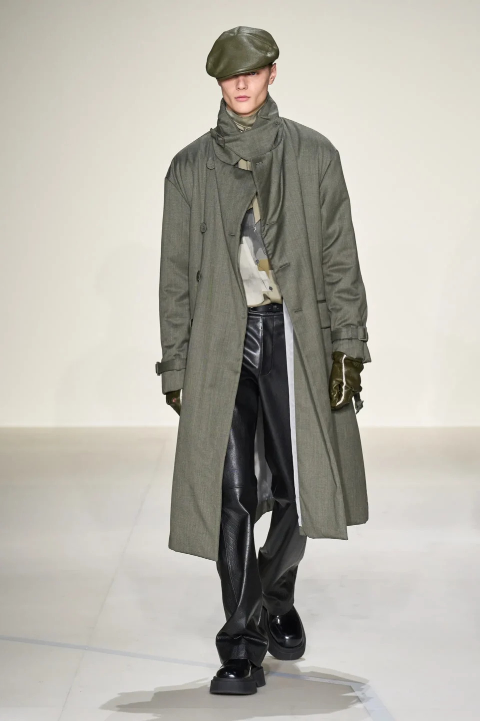 00028-emporio-armani-fall-2023-mens-credit-gorunway