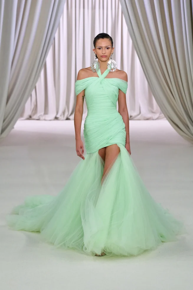 00028-giambattista-valli-spring-2023-couture-credit-gorunway