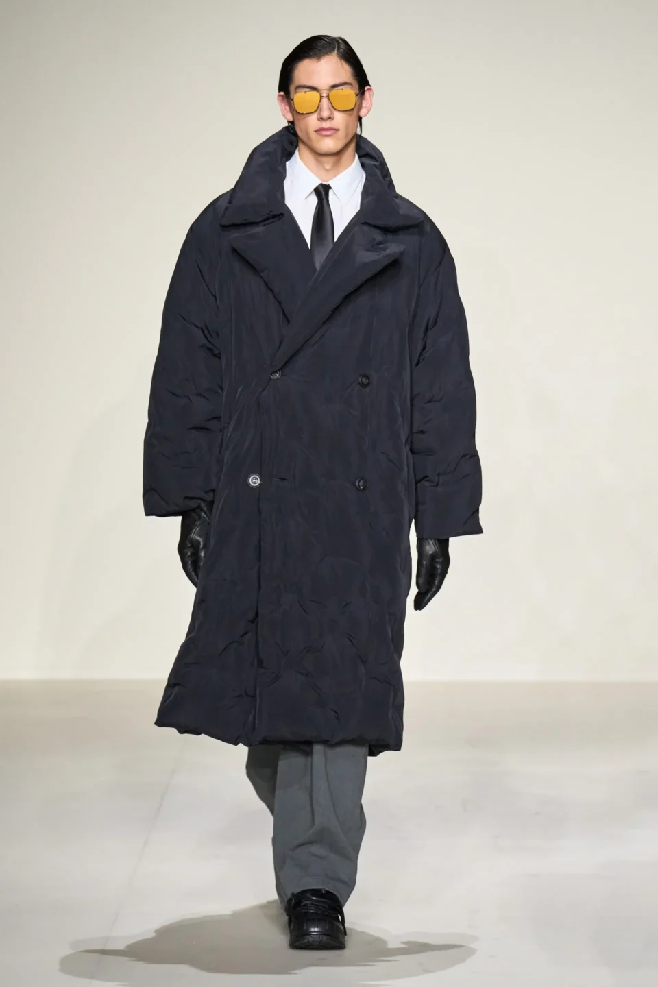 00029-emporio-armani-fall-2023-mens-credit-gorunway
