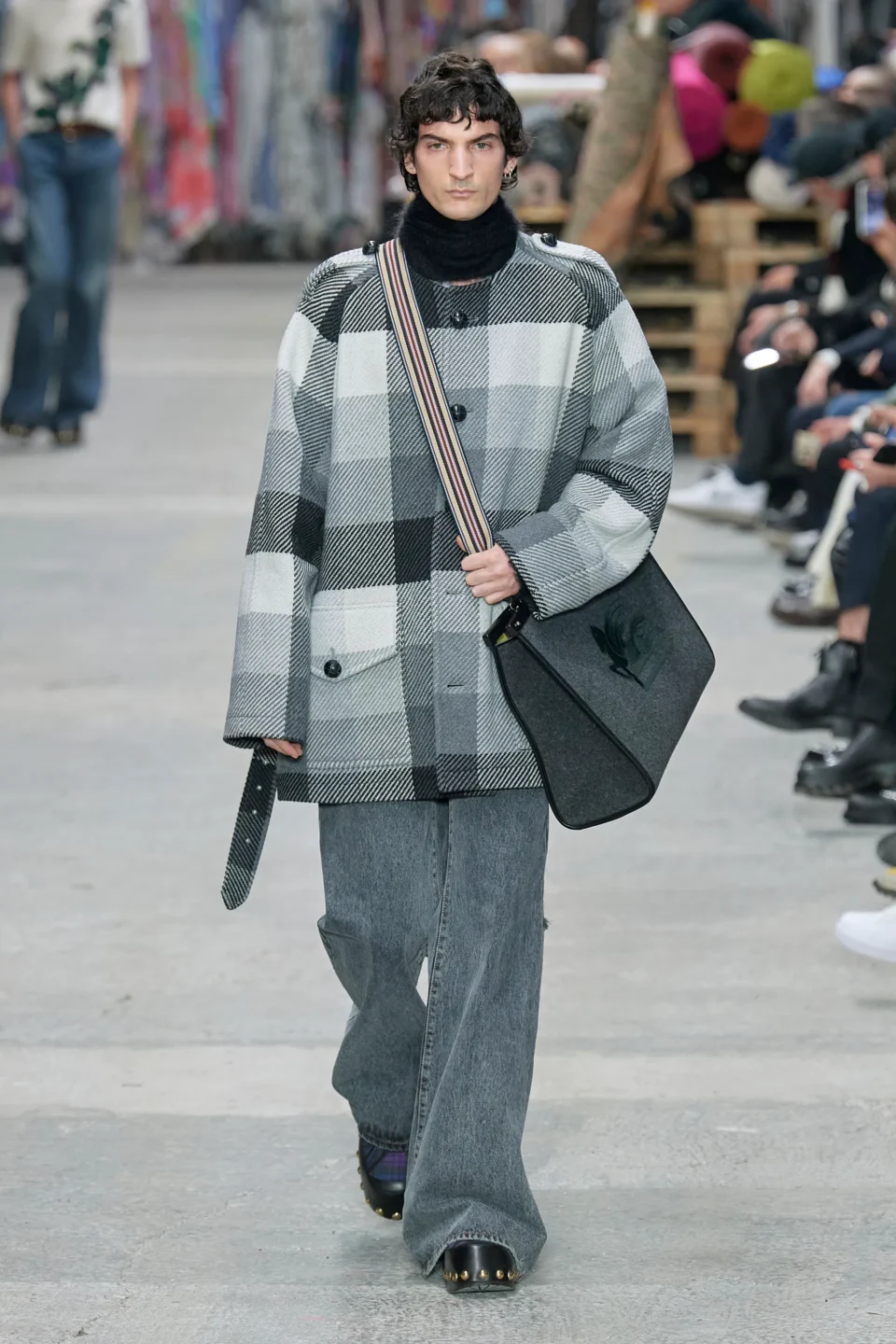 00029-etro-fall-2023-menswear-credit-gorunway