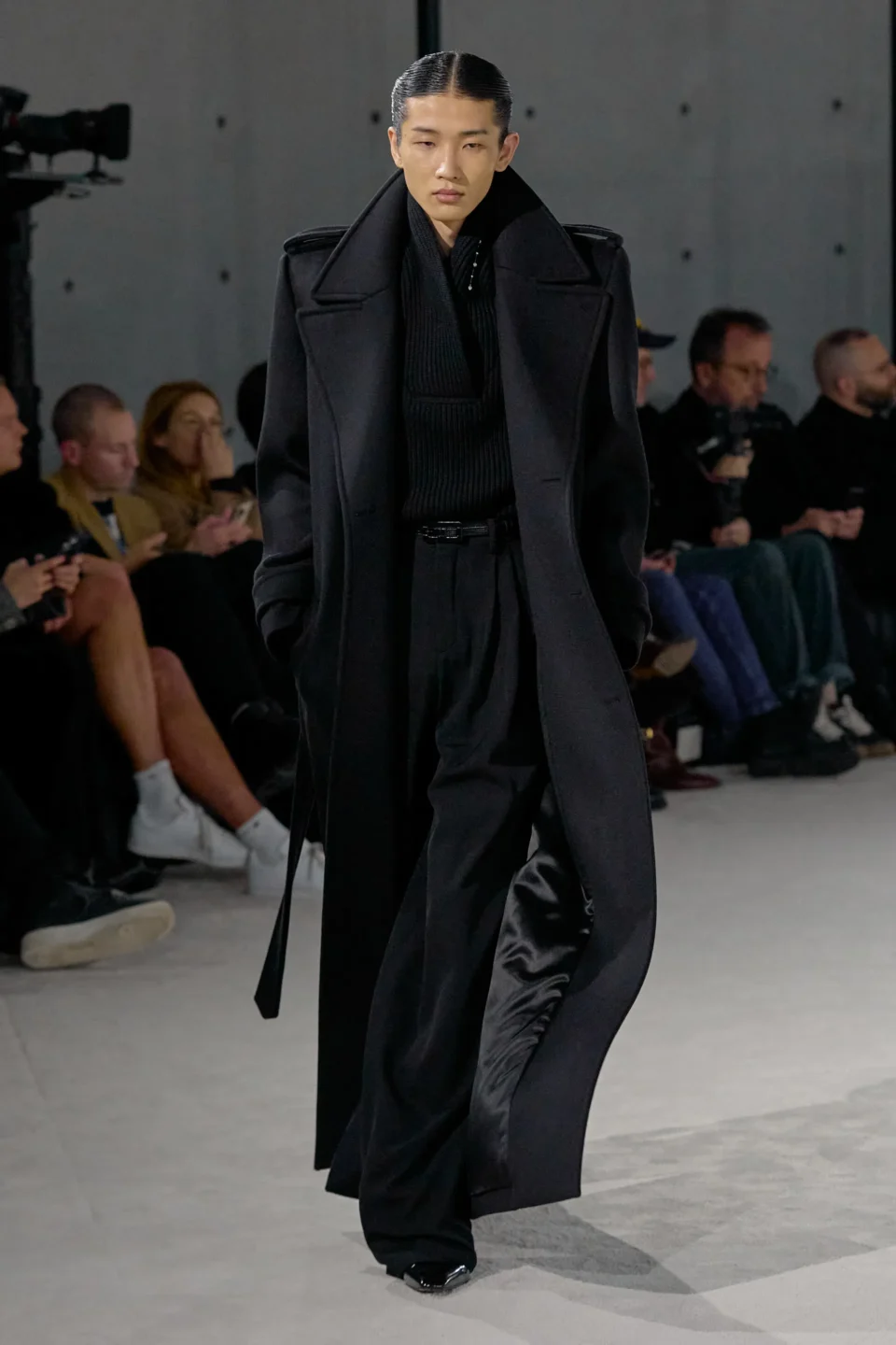 00029-saint-laurent-fall-2023-mens-credit-gorunway