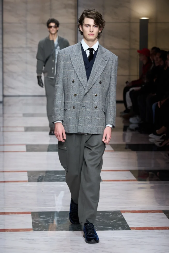 00030-giorgio-armani-fall-2023-menswear-credit-gorunway