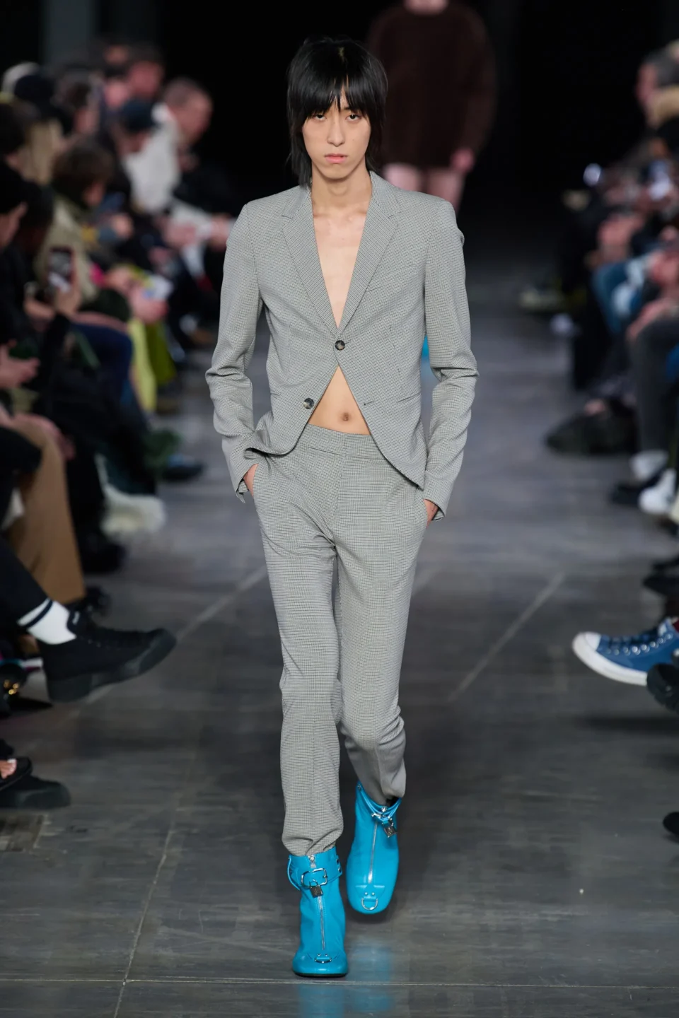 00030-jw-anderson-prefall-2023-credit-gorunway