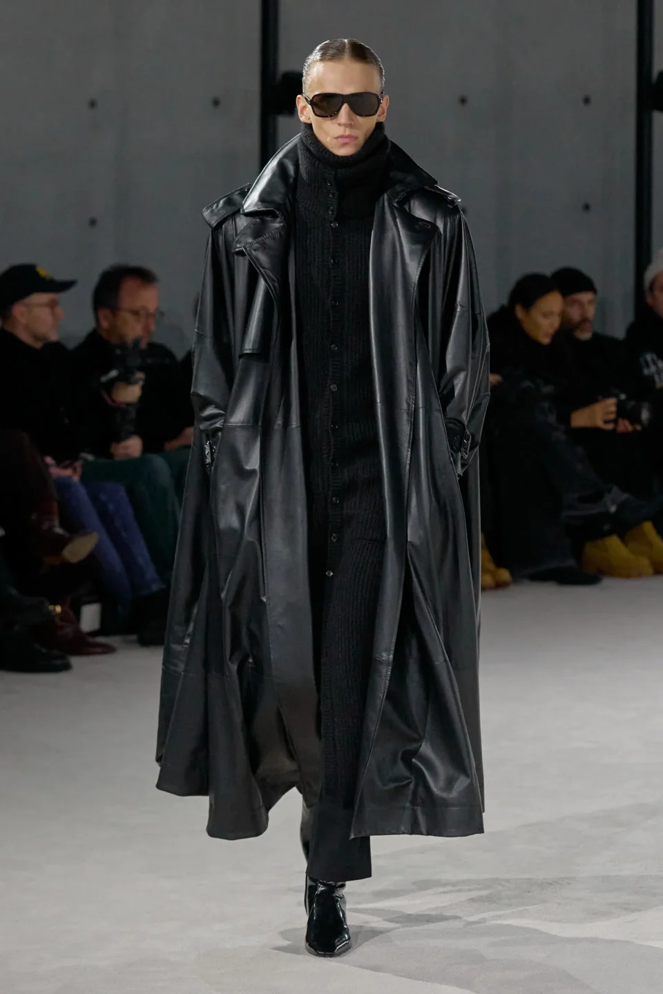 00030-saint-laurent-fall-2023-mens-credit-gorunway