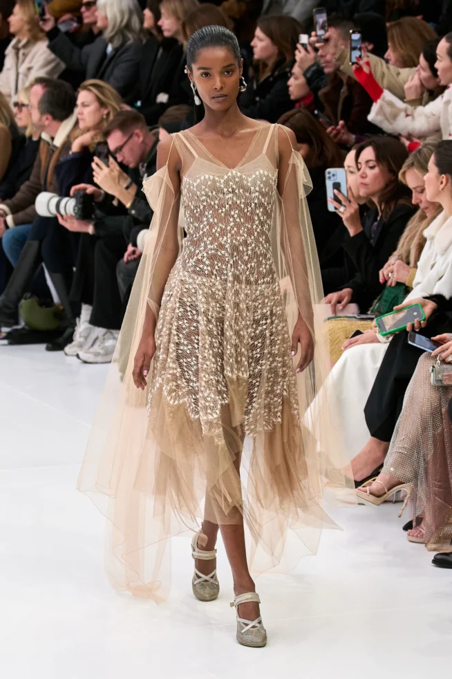 00031-fendi-spring-2023-couture-credit-gorunway