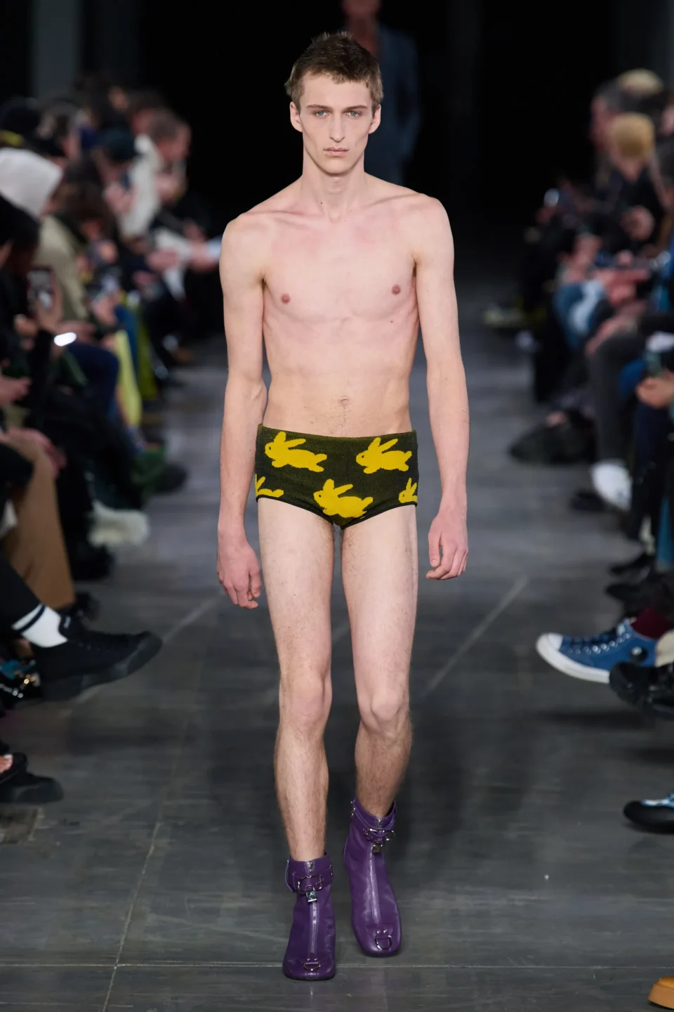 00032-jw-anderson-prefall-2023-credit-gorunway