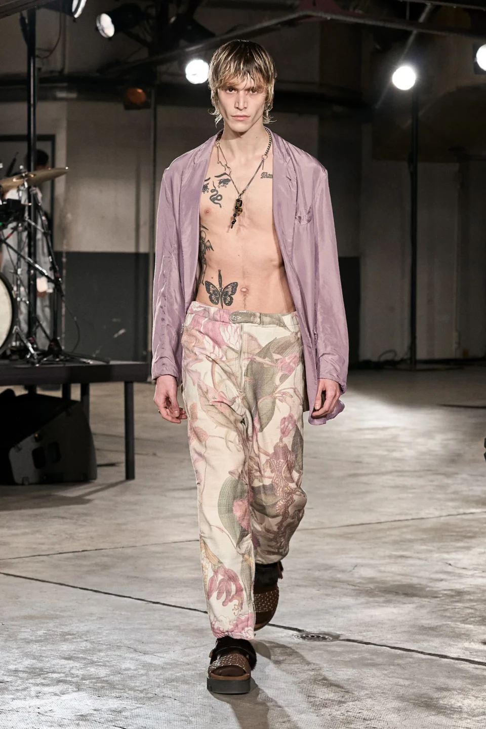 00033-dries-van-noten-fall-2023-menswear-credit-gorunway