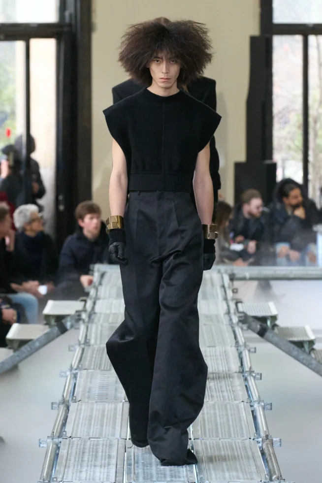 00036-rick-owens-fall-2023-menswear-credit-gorunway