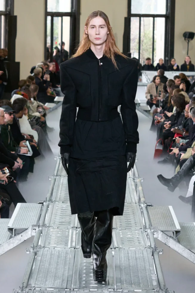 00037-rick-owens-fall-2023-menswear-credit-gorunway