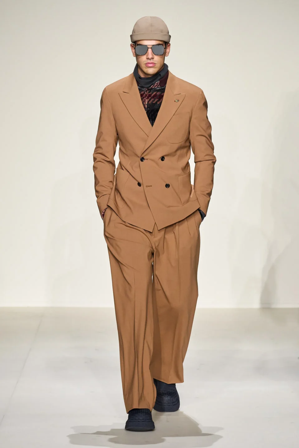 00038-emporio-armani-fall-2023-mens-credit-gorunway