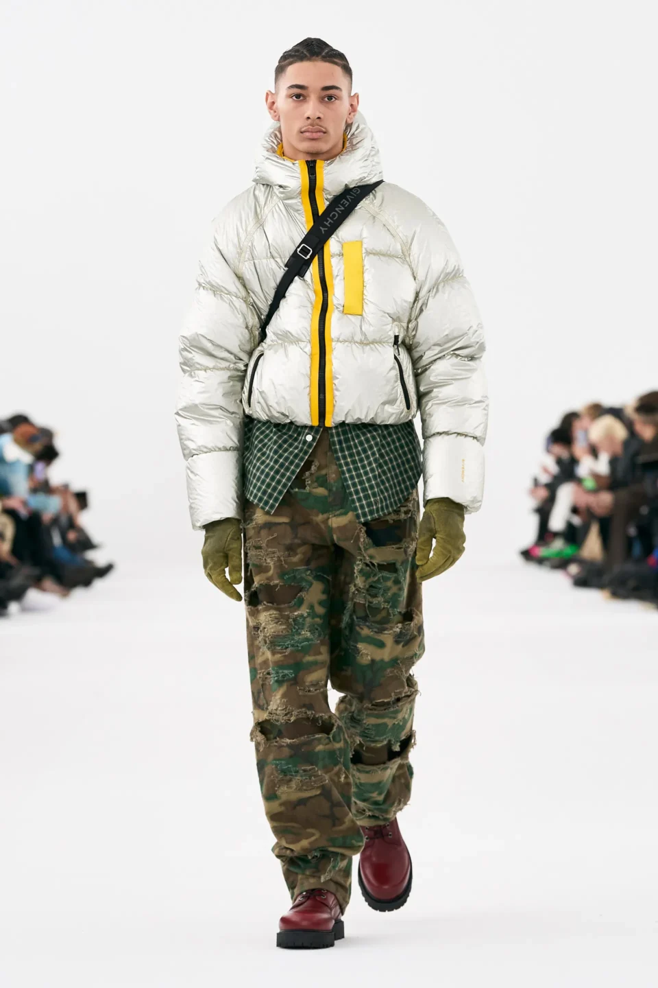 00040-givenchy-fall-2023-mens-credit-gorunway