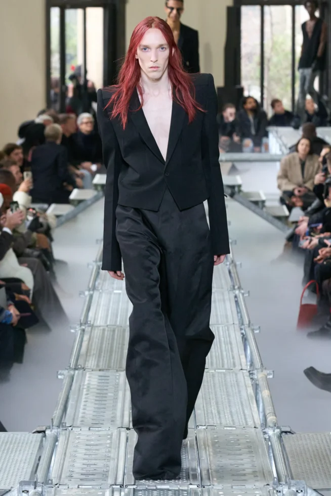 00040-rick-owens-fall-2023-menswear-credit-gorunway