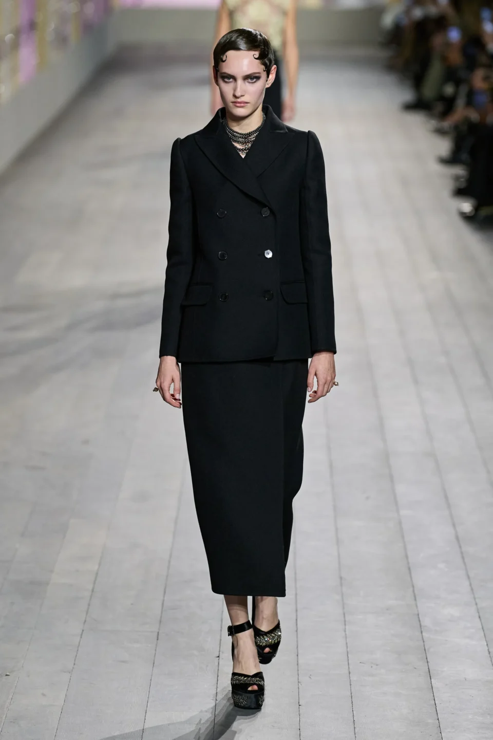 00042-christian-dior-spring-2023-couture-gorunway