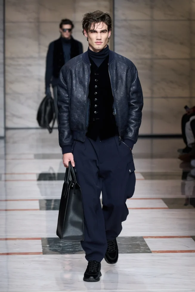 00043-giorgio-armani-fall-2023-menswear-credit-gorunway