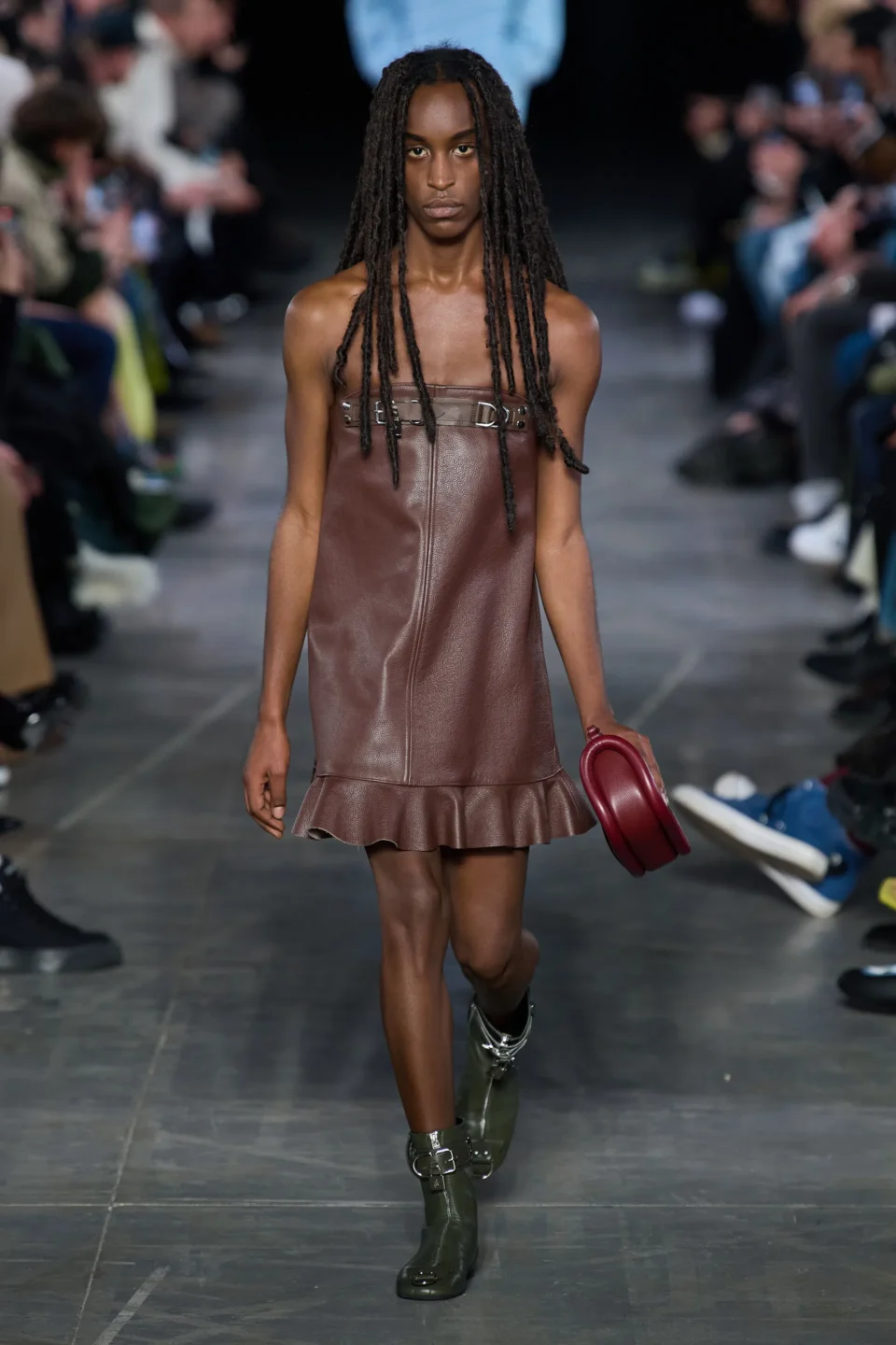 00043-jw-anderson-prefall-2023-credit-gorunway
