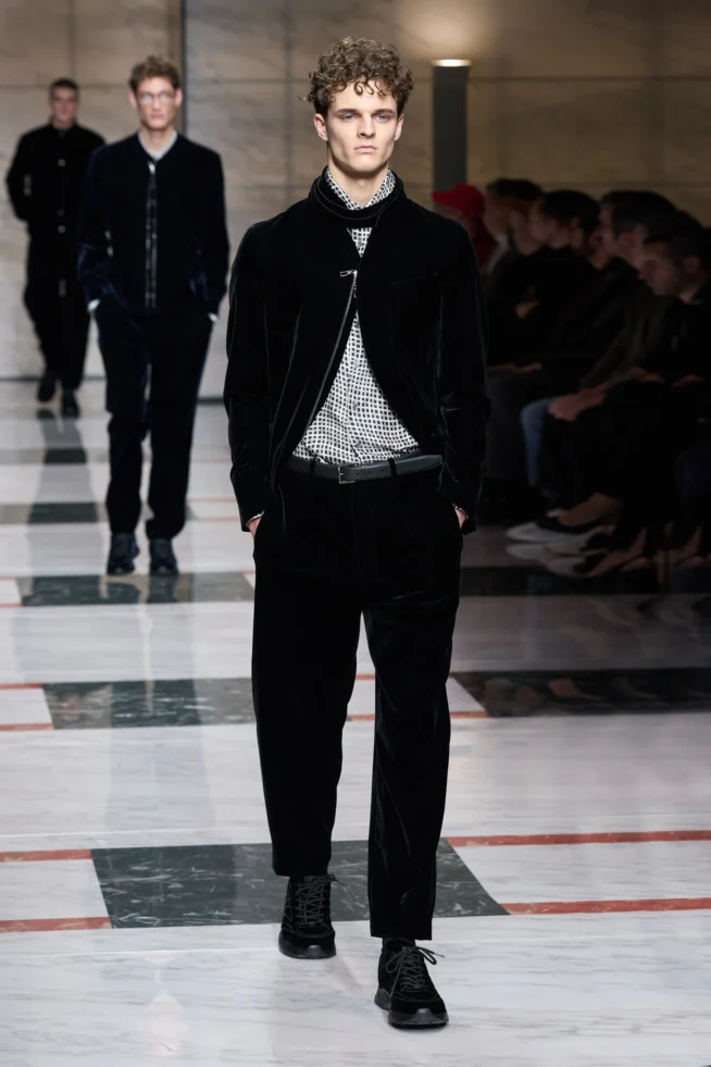 00046-giorgio-armani-fall-2023-menswear-credit-gorunway