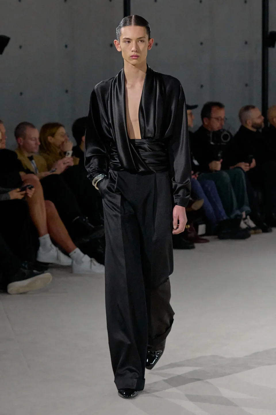 00046-saint-laurent-fall-2023-mens-credit-gorunway