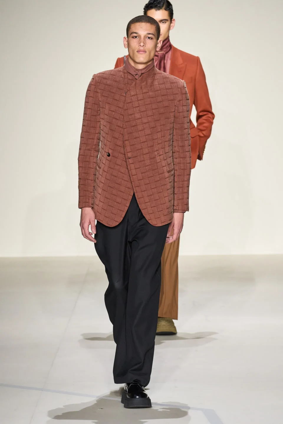00049-emporio-armani-fall-2023-mens-credit-gorunway
