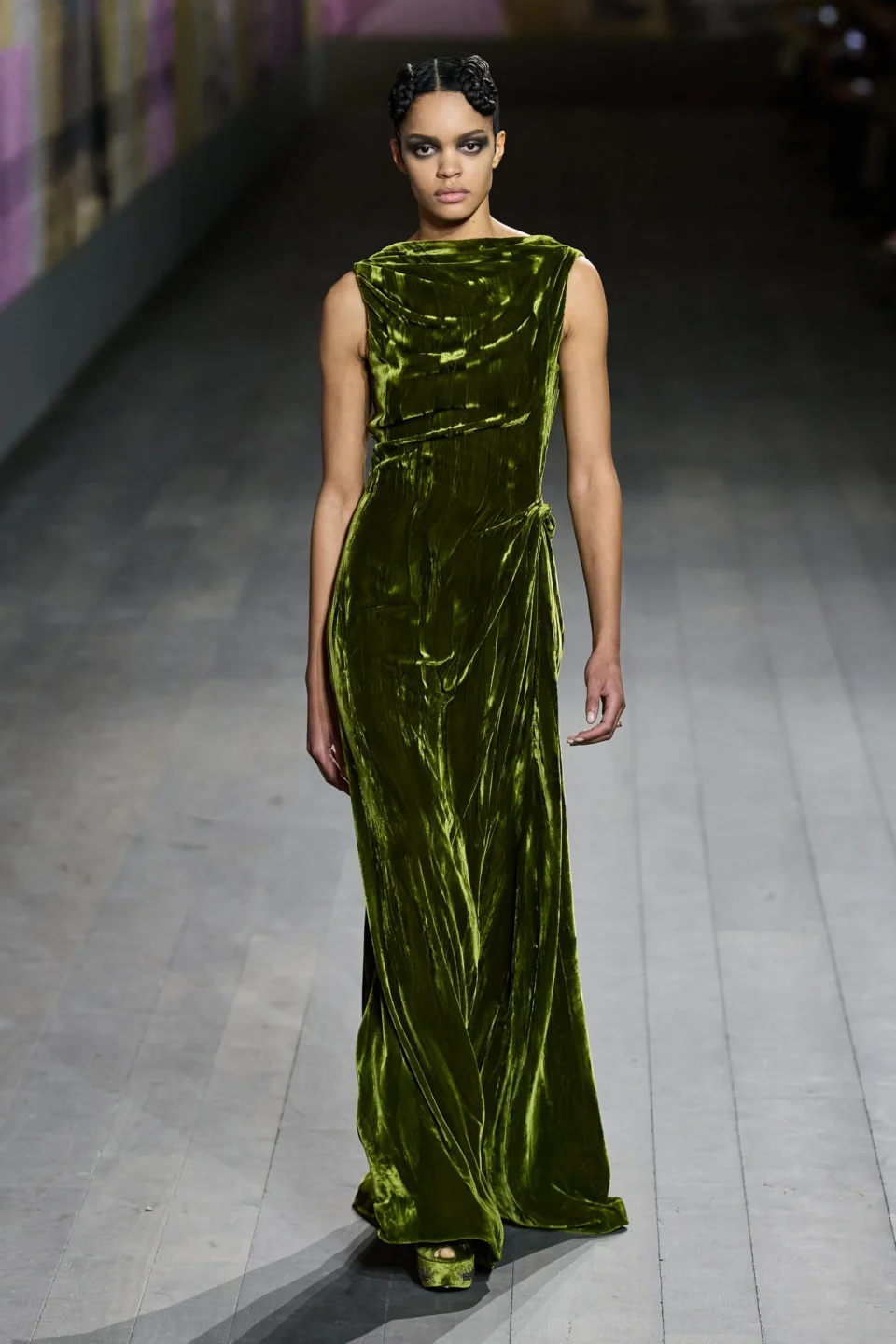 00060-christian-dior-spring-2023-couture-gorunway