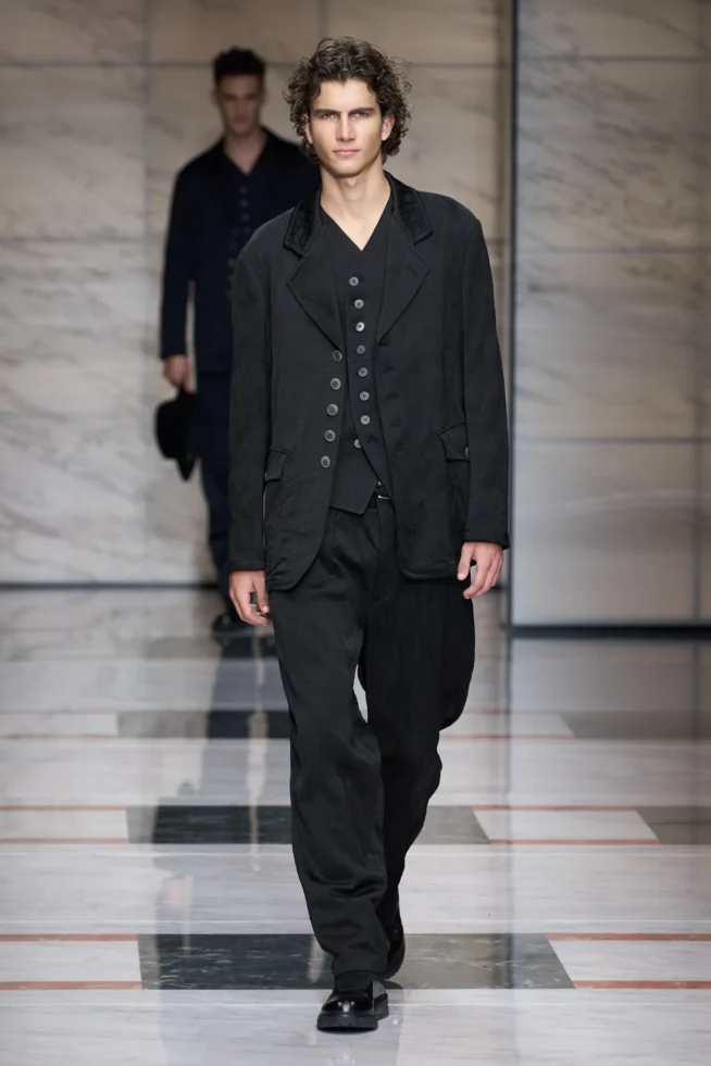 00060-giorgio-armani-fall-2023-menswear-credit-gorunway