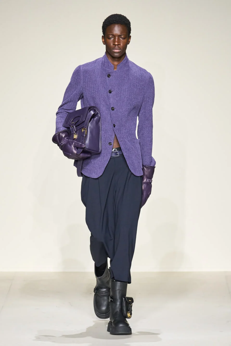00074-emporio-armani-fall-2023-mens-credit-gorunway