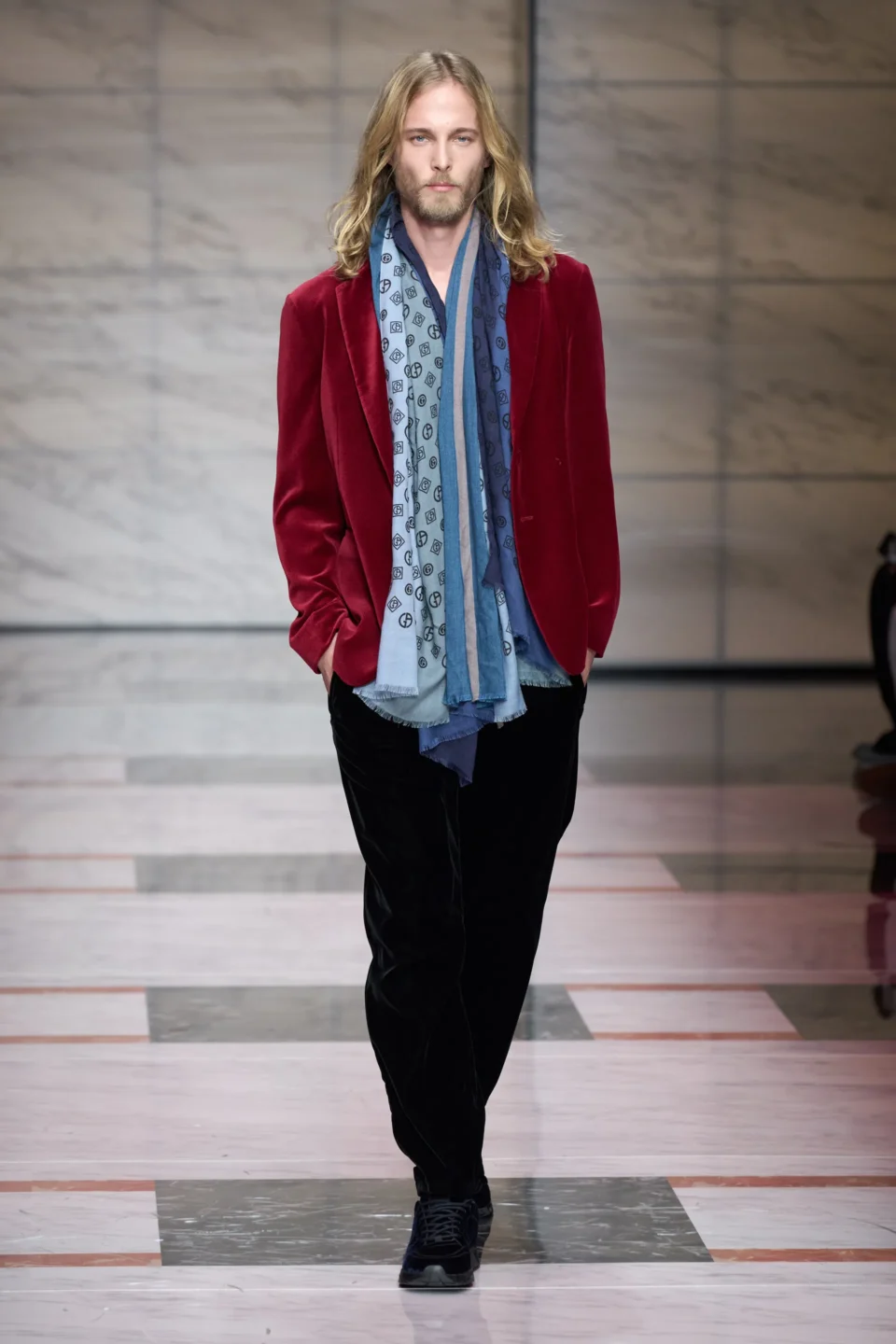 00076-giorgio-armani-fall-2023-menswear-credit-gorunway
