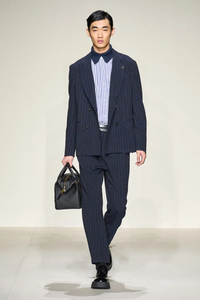 00078-emporio-armani-fall-2023-mens-credit-gorunway